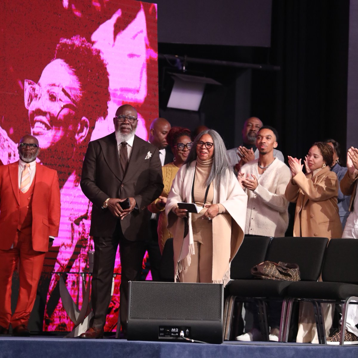 God is ushering us into reflection, rededication, renewal, and revival in 2025! Pastor @ToureRoberts shared that shedding old weights will make us flexible and help us flourish in the Holy Spirit like never before. ❤️

Watch #TheMomentOfDecision at YouTube.com/TDJakesOfficial