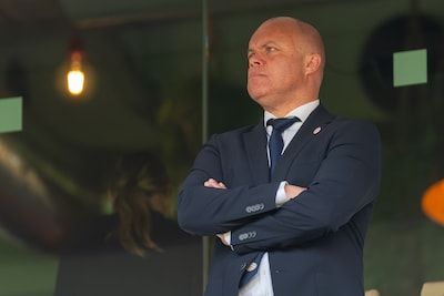 PSV volle bak bezig om nieuwe contracten rond te maken en transferbedragen veilig te stellen: alles op een rij dlvr.it/THFGbt