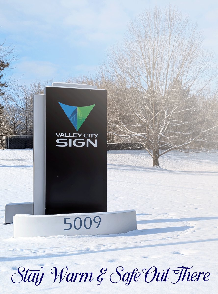 ValleyCitySign's tweet image. Our installers brave the elements with safety at the top of mind to ensure your signage gets installed or updated for your business year-round.