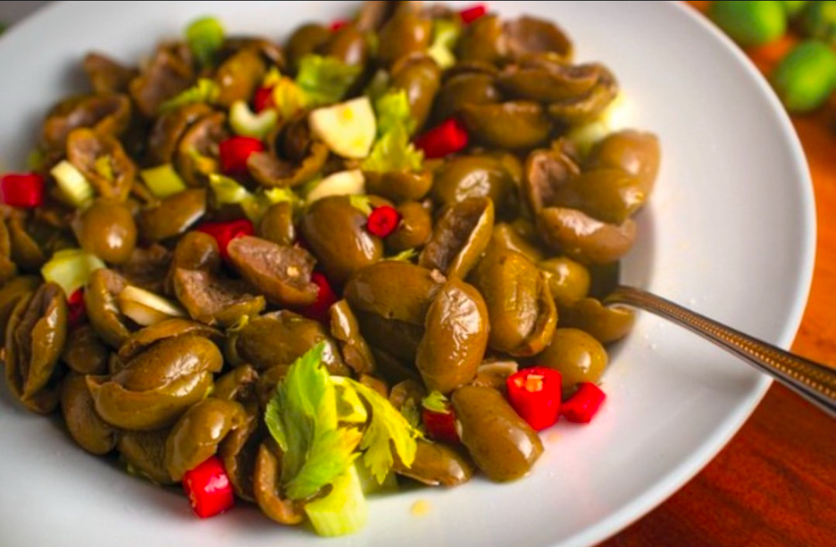 Join us for a community-style food and wine gathering to celebrate family connections, featuring authentic Calabrese recipes from Dame Cathy Coluccio Fazzolari's The Italian Daughter's Cookbook. ⁠

TICKETS: eventbrite.com/e/the-italian-…