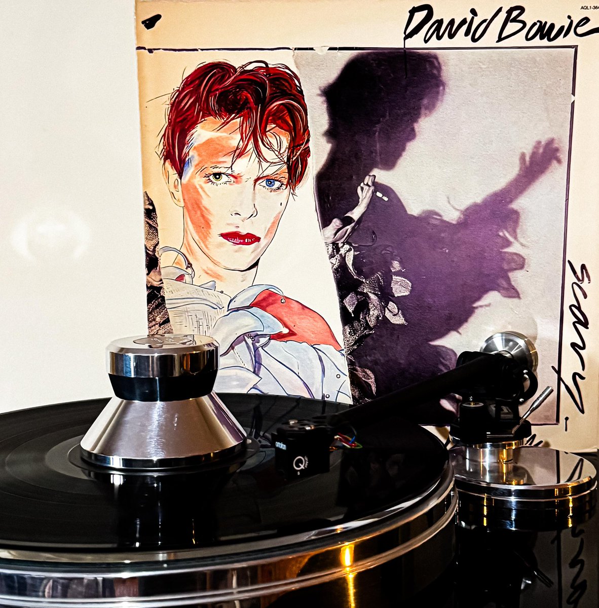 Sila (@silabentesen) on Twitter photo Now Spinning
David Bowie • Scary Monsters (And Super Creeps) from 1980
Favorite Track : Ashes to Ashes
<a href="/DavidBowieReal/">David Bowie Official</a> #DavidBowie Now Spinning
David Bowie • Scary Monsters (And Super Creeps) from 1980
Favorite Track : Ashes to Ashes
<a href="/DavidBowieReal/">David Bowie Official</a> #DavidBowie