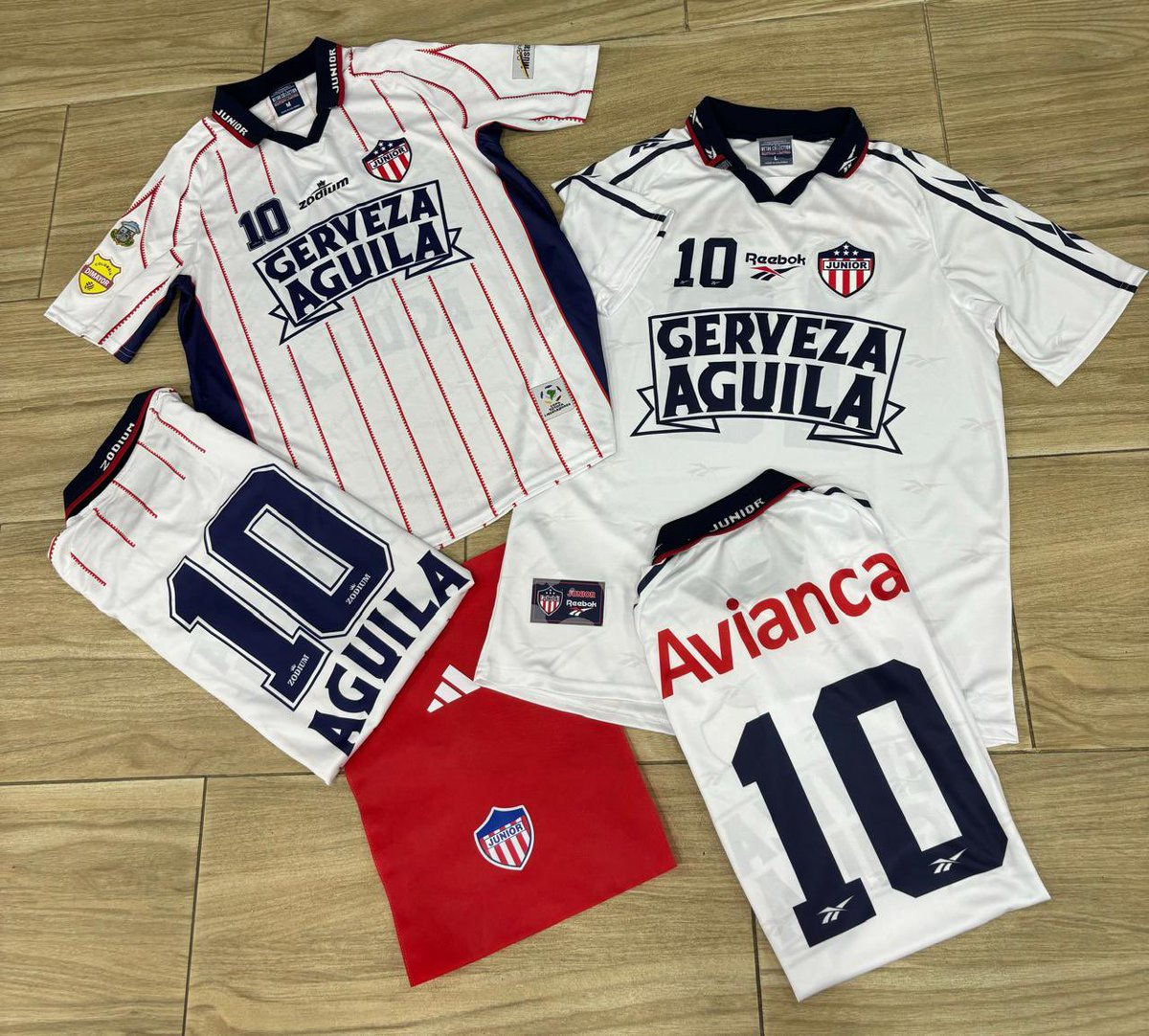 🔴DISPONIBLES RETROS JUNIOR🦈

⚪ TALLA S.M.L.XL🔥

📍Contraentrega Barranquilla y Soledad

📲3243218046📲

🇮🇩