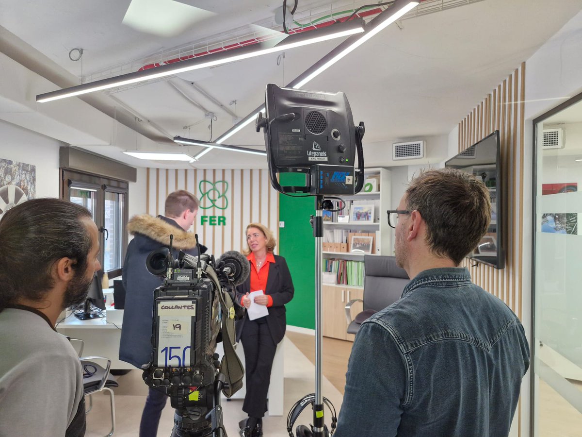 📹 El equipo del programa informativo "Europa 2025"  de <a href="/rtve/">RTVE</a> ha visitado nuestra sede para entrevistar a nuestra directora <a href="/Aliciagfranco/">Alicia Garcia-Franco</a>  y conocer de primera mano las implicaciones que tendrá el nuevo Reglamento sobre #envases y #residuos para los distintos agentes implicados.