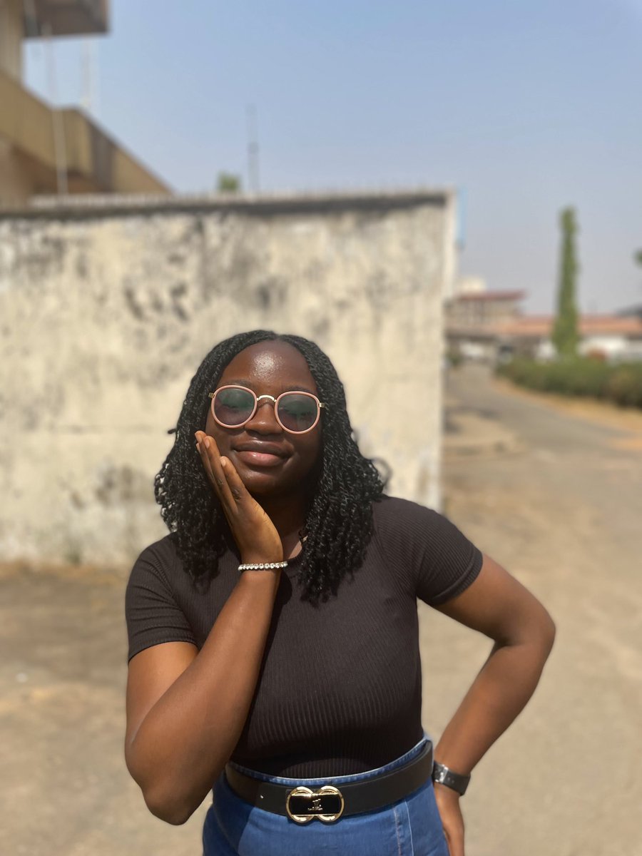 cutie_deola's tweet photo. Forehead never declines or how do they say it??😏🥱 https://t.co/Rpr4nTbz5f