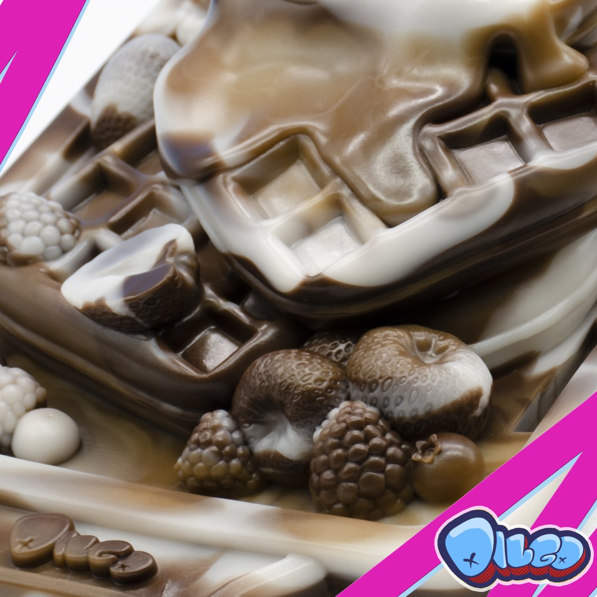 🧇❤️🍓🫐
First pours are coming and it looks gorgeous!
So glad I spent the extra time to re-do the master and improve the mold.

The name for this toy is still not 100% locked in, so while I finish working on the "Designer Edition".
What do YOU think we should name this beauty?