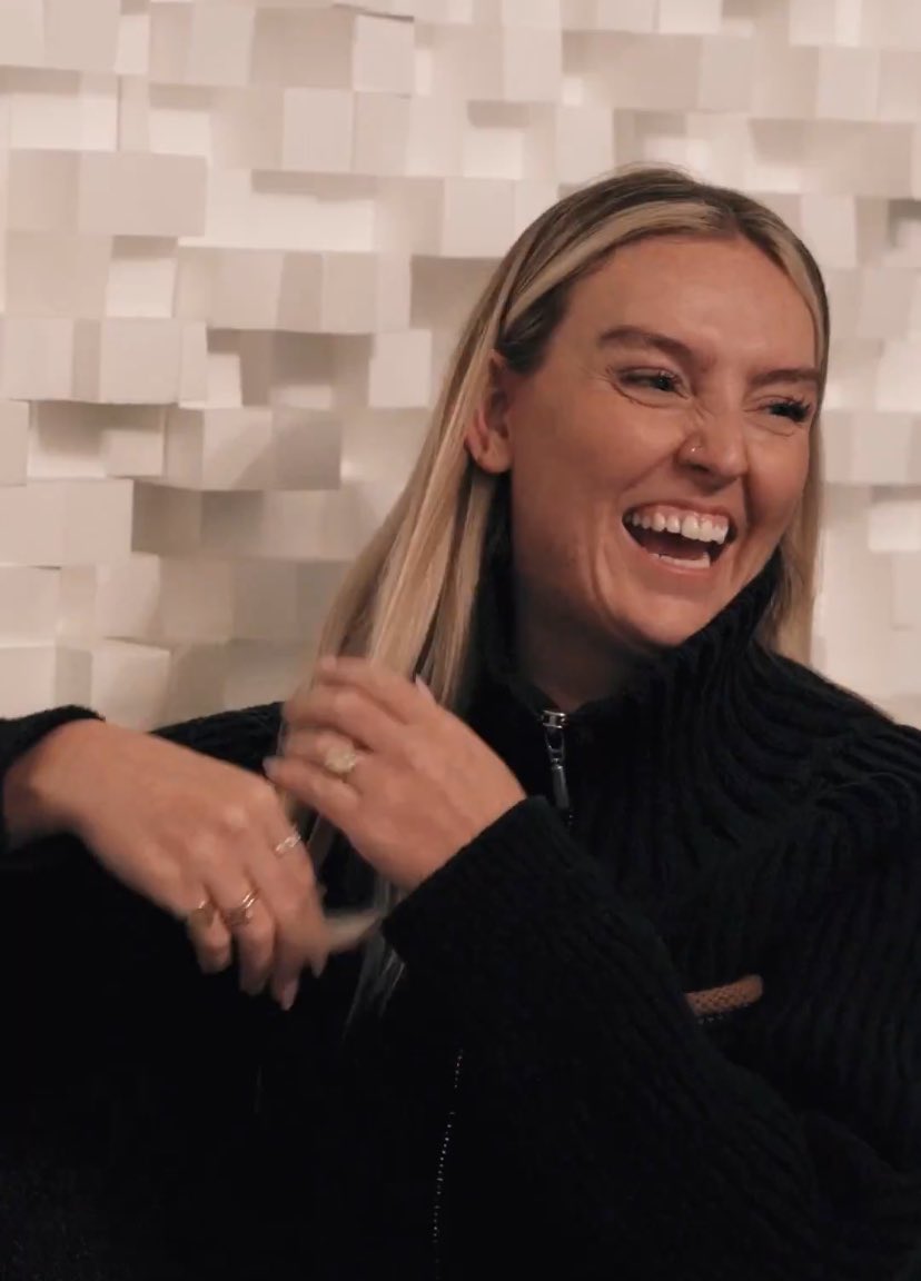 perriesnation's tweet photo. if sunshine was a person ☼ https://t.co/oW3oP7IHH8