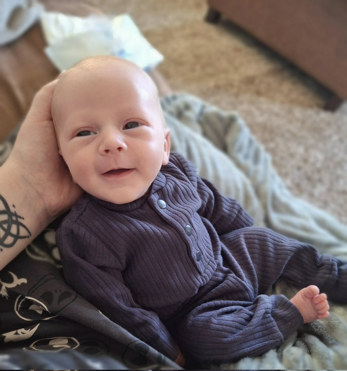 I find it necessary to share this face with the entire world.
I made that.
What a handsome wee guy 😍