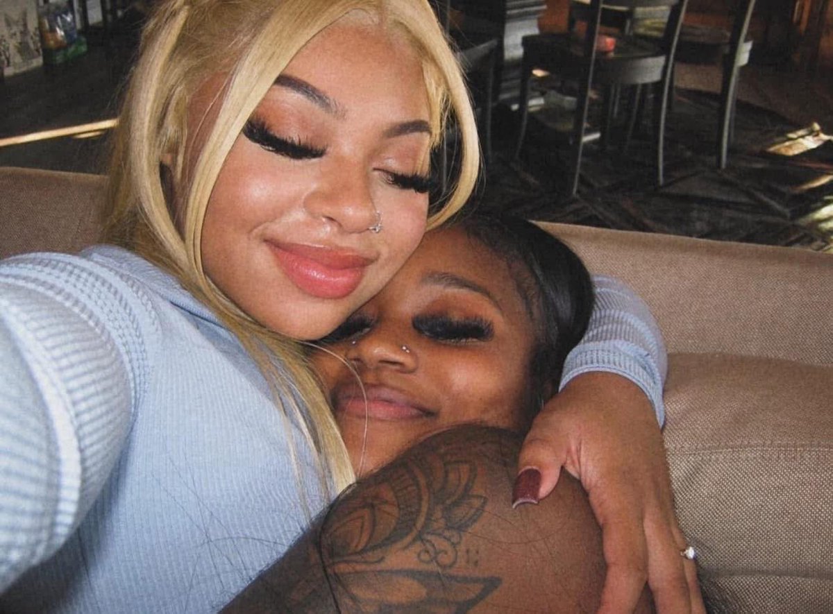 layxsnv's tweet image. Manifesting my own personal friend 🥹🤍🫶🏽