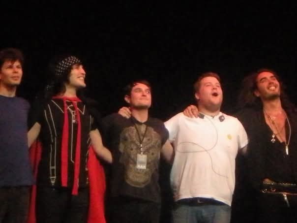 Many years ago, a warm Summers evening at the Lyceum in London.
A charity gig for <a href="/Focus12Rehab/">Focus12 Charity</a>
<a href="/SimonAmstell/">Simon Amstell</a> 
<a href="/noelfielding11/">noel fielding</a> 
Mat Horne
<a href="/JKCorden/">James Corden</a> 
<a href="/rustyrockets/">Russell Brand</a> 

I'll always remember this hilarious night whenever I hear Enya - Orinoco Flow! 🤣 
(Picture from a retro mobile!)