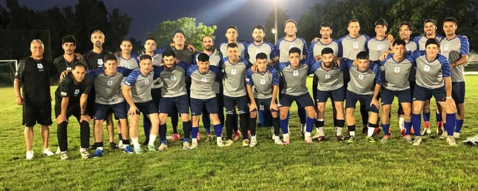 Fútbol en vivo por 102.3 FM !!!!

Hoy comienza el Campeonato del Sur y FM Digital trasmitirá en vivo desde las 21 hs con relatos de Cono Santiago y comentarios de Federico Viazzi. En vivo para todo el mundo por sarandidigital.com, Durazno - Sarandí Grande desde el Landoni