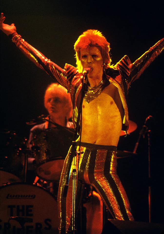 #BowieForever #DavidBowieIs #HappyBirtthdayStarman Wishing everyone a wonderful day, sorry I've been gone so long I'm still having problems with my eyes. Today is about not about me but my "Hero" #DavidBowie You will live on in our hearts always ⚡️🕊️