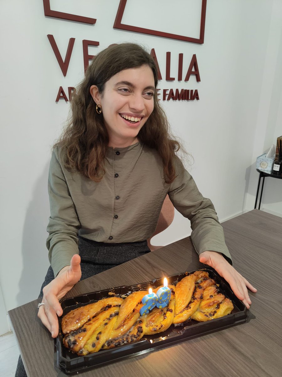 Hoy cumple años una de nuestras abogadas más veteranas en Vestalia <a href="/beatrizwaucquez/">Beatriz Waucquez</a> Una de las piezas fundamentales de nuestra firma legal 🙌🏽 ¡Felicidades Beatriz!