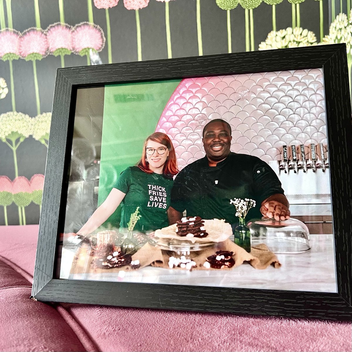 One of our most beloved fry-friends here at Petit Poutinerie Calvin, The Gluten Free Chef, will be here guest bartending tonight from 6-8pm!

Fry fact - Calvin created the recipe for our chewy, chocolatey and #glutenfree brownie cookies (which you can find in his cookbook!✨)