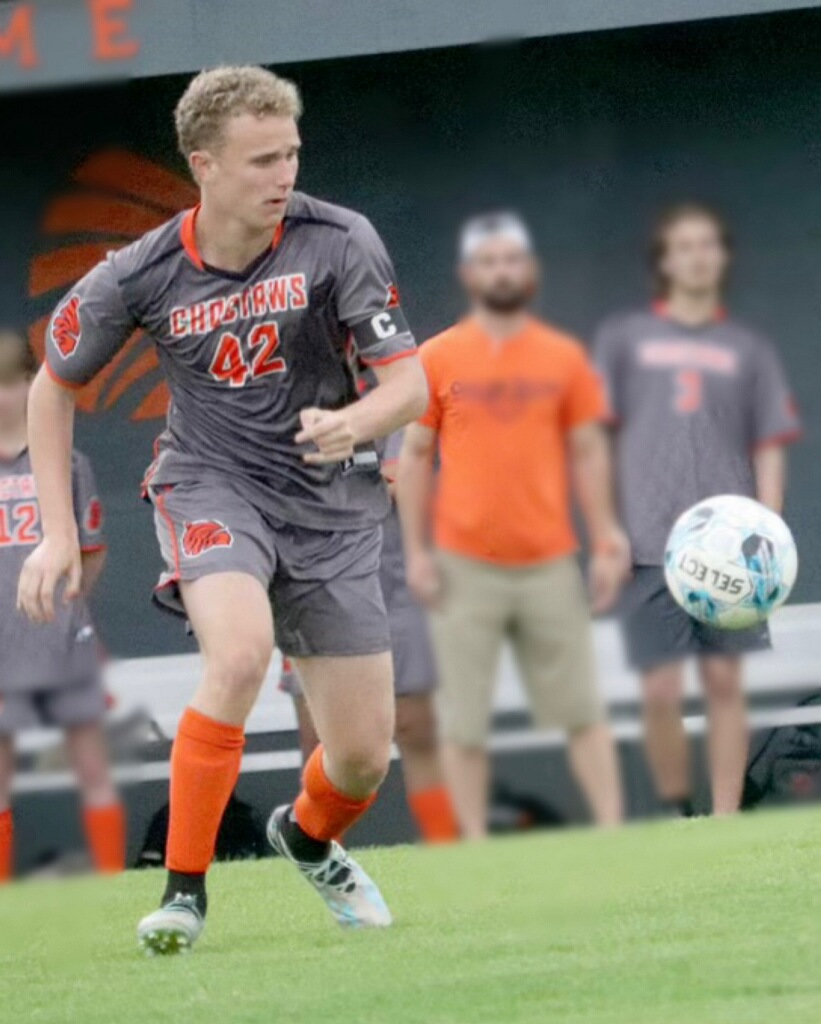 Local Product Signs with Men’s Soccer bethelathletics.com/sports/msoc/20…