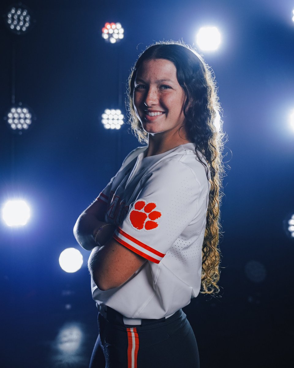 Clemson Softball π₯ (@clemsonsoftball) on Twitter photo Keeping an eye out for these two π
Marian Collins and Sam Minish clock in on <a href="/D1Softball/">D1Softball</a>βs D100 Freshman Watch List Keeping an eye out for these two π
Marian Collins and Sam Minish clock in on <a href="/D1Softball/">D1Softball</a>βs D100 Freshman Watch List