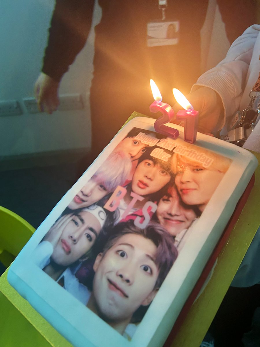 First birthday of 2025 at our #CareLeavers Council 😊😊 <a href="/Tony__Joyce/">Tony Joyce</a> <a href="/chris2ring/">Chris Ring</a> <a href="/JTew1/">Jonathan Tew</a> <a href="/nlcbf/">nlcbf</a>