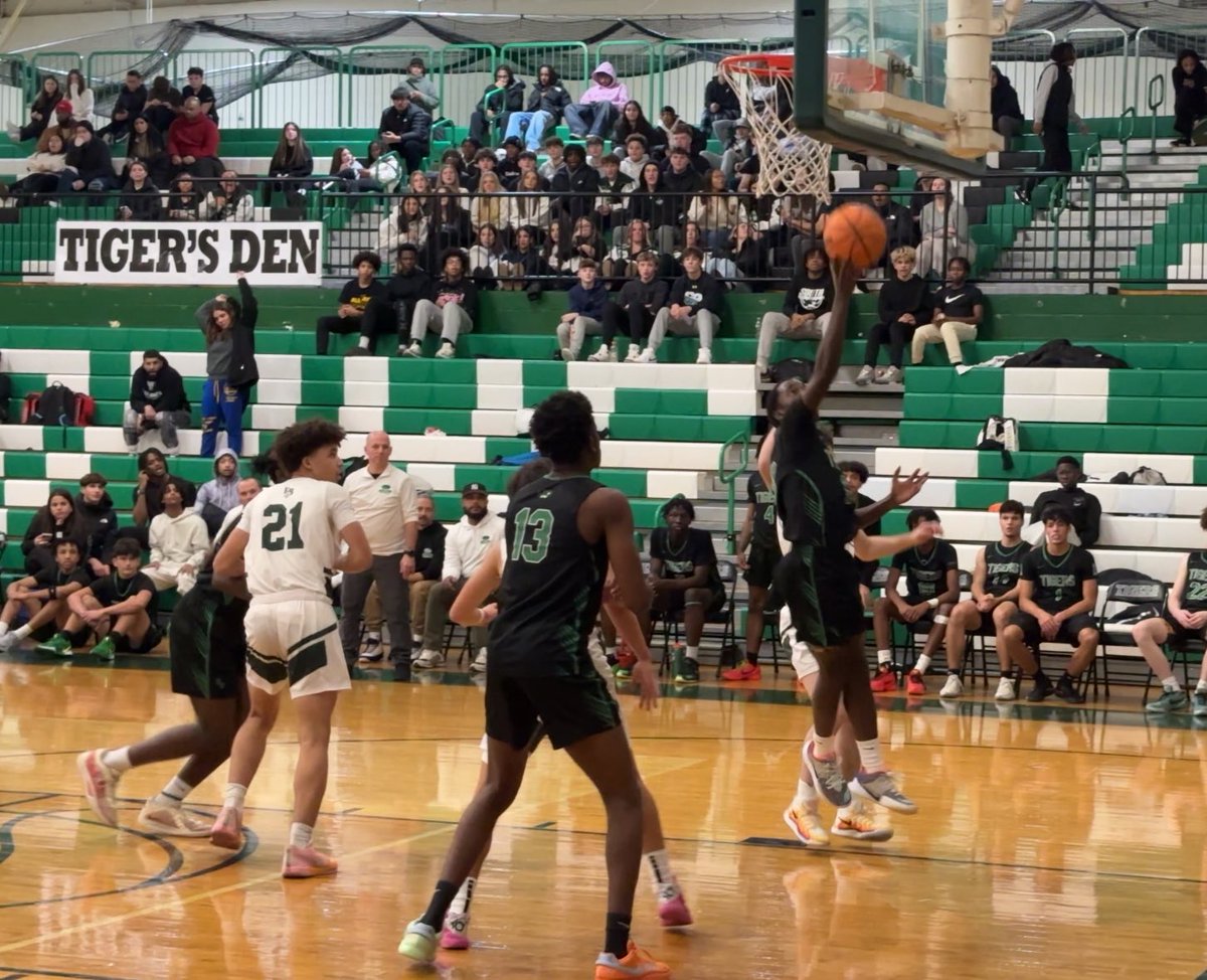 gmchoops's tweet image. Read the GMC Hoops story on South Plainfield’s 63-47 victory over East Brunswick on Tuesday night at gmchoops.com/blog/2025/01/0….  #njhoops #gmchoops #sphoops #ebhoops @SP___Basketball @EbhsBoys