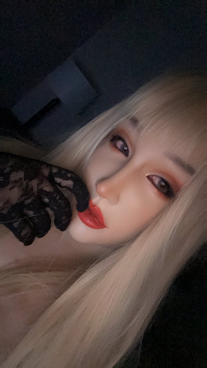 your favorite distraction 🥰🥰

#femalemask #dreammask