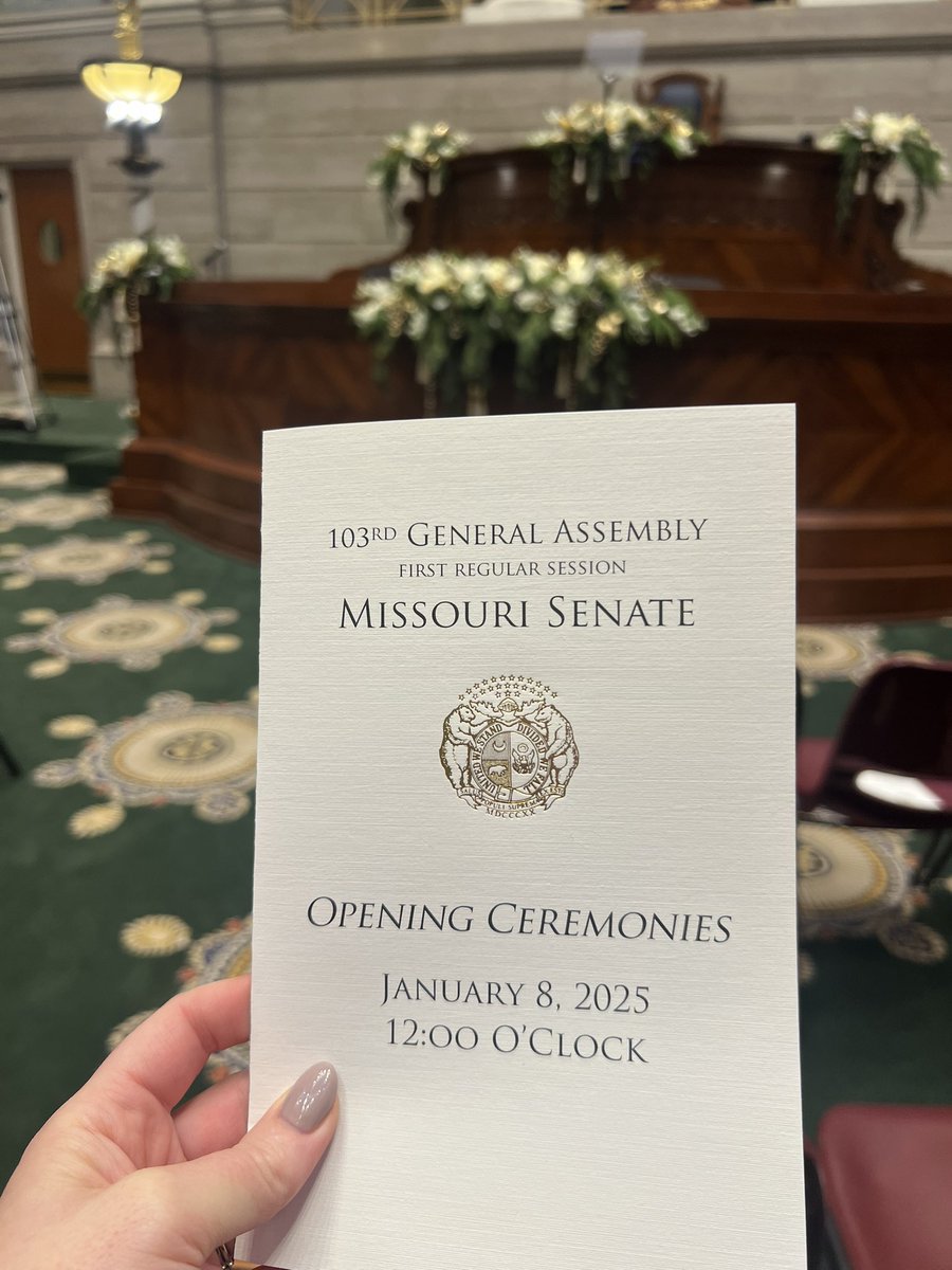 MaggieforMO's tweet photo. Today I was officially sworn as State Senator for District 17.  I’m ready to get to work to serve the people of Clay County and the great state of Missouri. I’m honored and humbled by the awesome responsibilities before me. #moleg https://t.co/5V3ziZnUBF