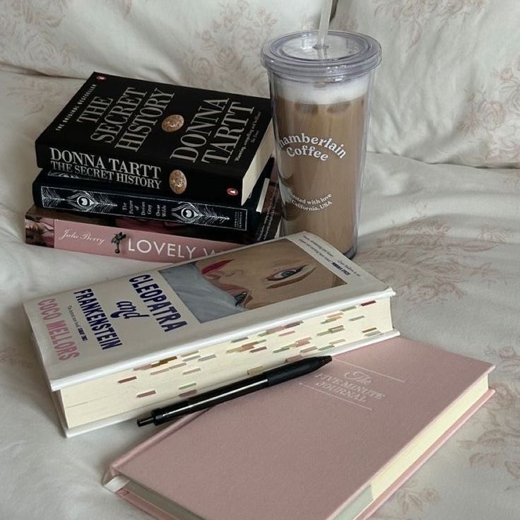 wasianprin's tweet photo. ೀ livros 𝗹𝗶𝗱𝗼𝘀 e 𝗿𝗲𝗹𝗶𝗱𝗼𝘀 em 𝟮𝟬𝟮𝟱  𐙚 
               — a theard.

“The world belongs to those who read” 
                                           – Rick Holland https://t.co/ho4rxqoqa6
