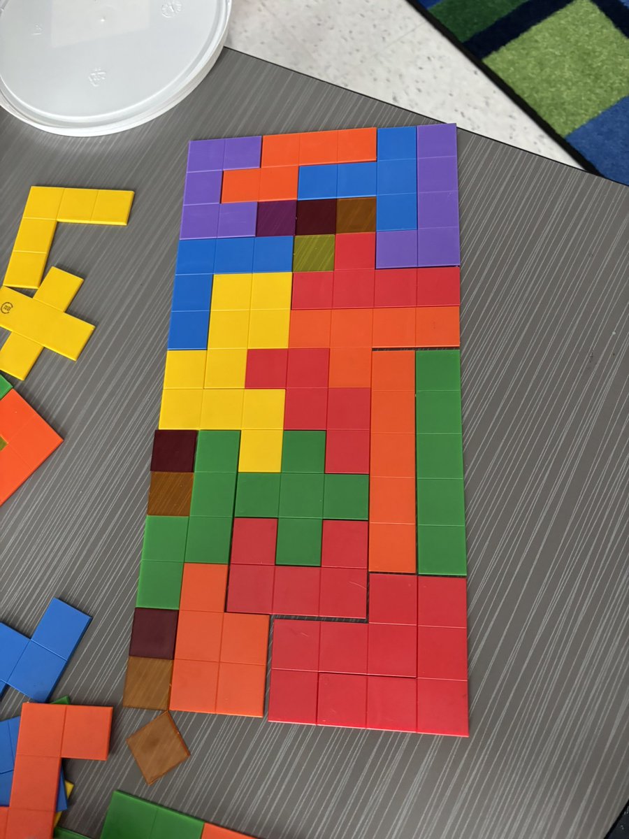 stephgunning's tweet image. A little grade 1 free play today. Lots of fun and rich conversation! #mathtalk #EarlyMathMatters