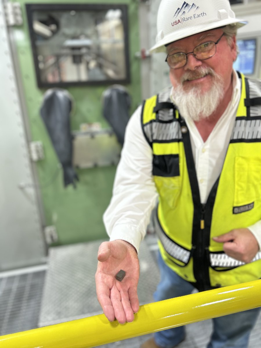 This week, we announced the successful production of our first batch of sintered permanent rare earth #magnets!  

Learn more about this milestone below.  

globenewswire.com/news-release/2…  

#tech #energy #cleantech #futureofenergy #sustainability #innovation