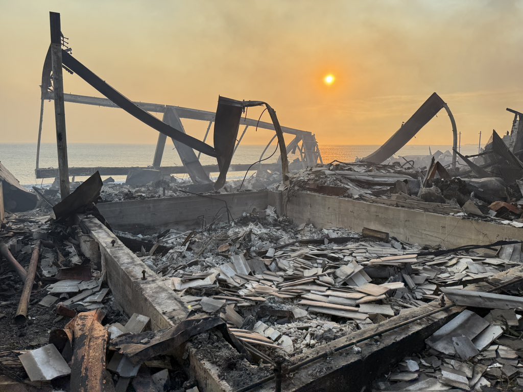 stuartpalley's tweet image. Much of the malibu coast is devastated, standing at the great western fire break. #palisadesfire