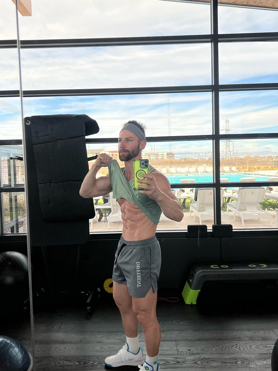 TimMcComsey's tweet photo. They say summer bodies are built in winterโฆ looks like Iโm ahead of schedule. ๐
Whoโs next?
Letโs get after it! #NoOffDays #StayRare #trymfit
@trymfit
Finding a Healthier YOU ๐ช
Apparel by @roughrecess https://t.co/ILfS4hxLlp