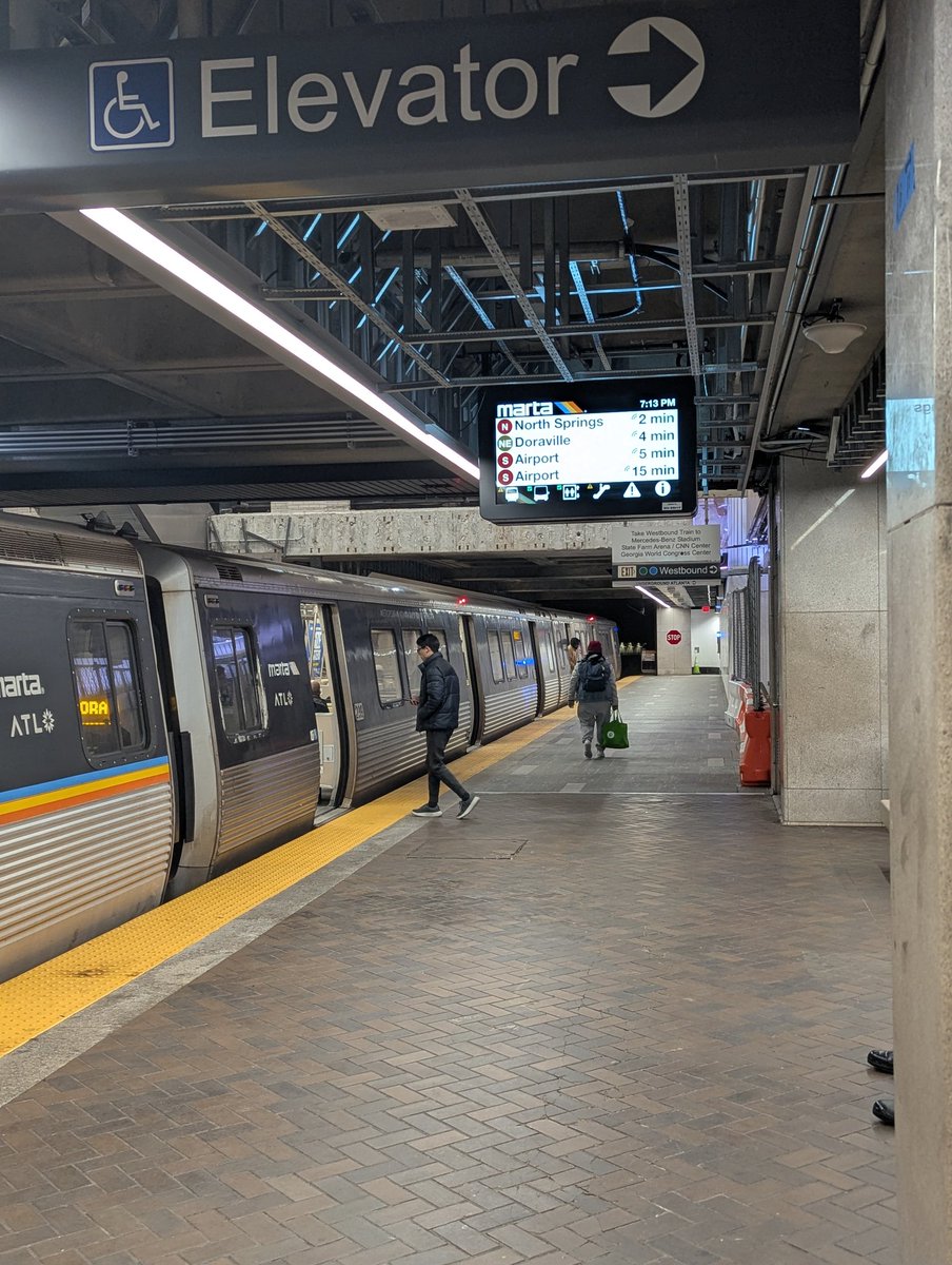 tkotak013's tweet image. Decatur-Midtown Station trip.
4 minute wait at Decatur.
Missed a North Red by 1 min at Five Points. North Gold came by the time I was down the stairs. Another Red was on its way in 2 minutes.

This is the kind of experience we need all the time @MARTAtransit. Thanks for tonight.