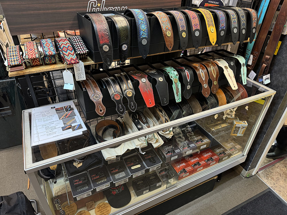 Musette_Japan's tweet photo. #ギタープラネット エレキ本館様(@electric_gp)にて、弊社取扱のレザーストラップブランド『#LAMANTA』『#BlueBellStraps』プレゼントキャンペーンが開催中です。
ぜひこの機会にストラップを手に取ってチェックしてみて下さい!
#レザーストラップ #ラマンタ #ブルーベルストラップス https://t.co/PPIP2Wg5hW