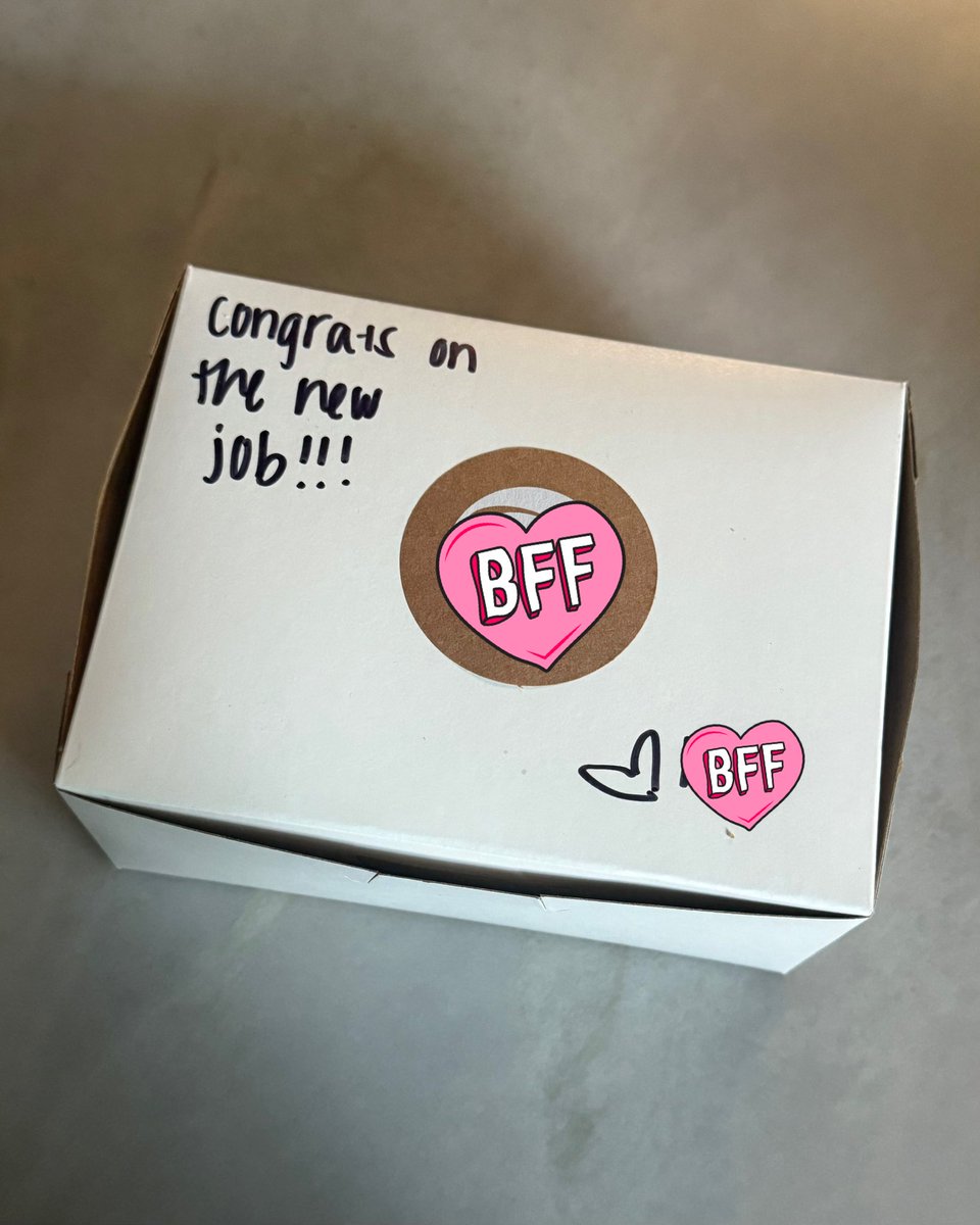 frankieats's tweet photo. my friend dropped off cake for me for my first day of work :’)) https://t.co/NSnLxNJSu3