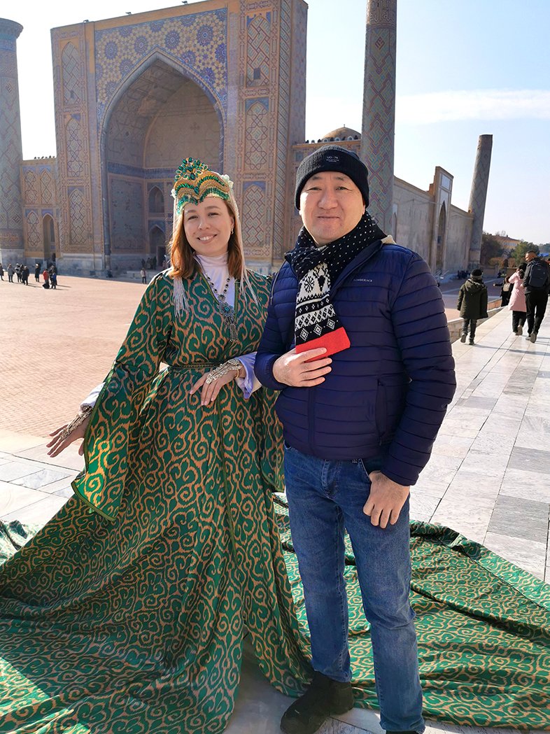 На поезде «Жибек Жолы» съездил в тур: Алматы-Туркестан-Ташкент-Самарканд-Шымкент-Алматы. В каждом городе проводили день, ночевали в поезде. Тур стоит 190.000 тенге. В стоимость входят: все экскурсии, полное питание, услуги гидов, билеты в музеи и транспорт. Ближайший тур в марте