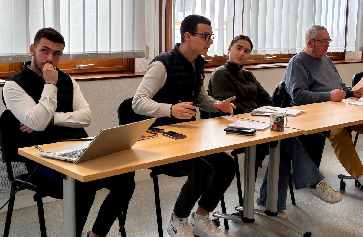 admr_indre's tweet photo. •Développement du suivi qualité•👏

Arrivé d’un chargé de développement qualité ✅ :

- Assurer un lien bénéficiaire / services 🤝 
- Évaluer la qualité des prestations ✍️ 
-Prise en compte des remarques et suggestions dés bénéficiaires 💬

La qualité est une priorité ✨ https://t.co/jsaj8DTDHM