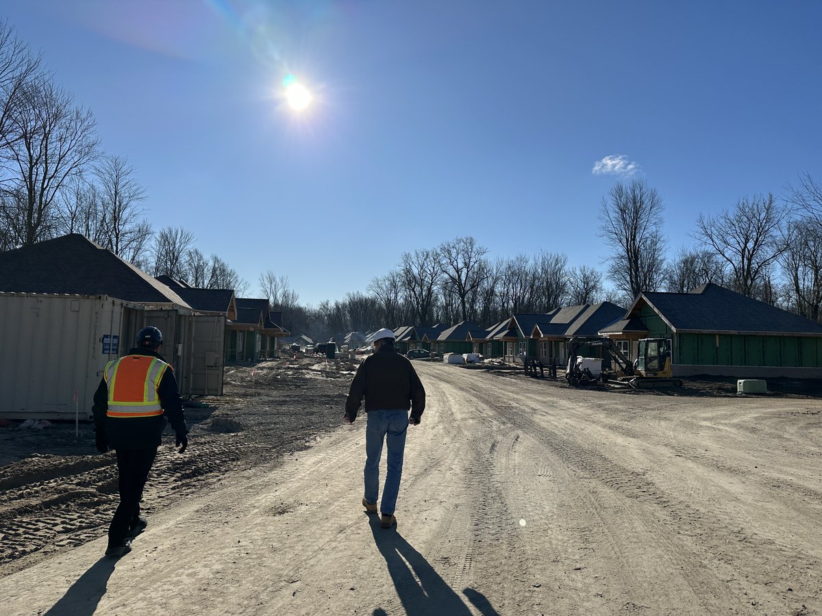 FSPArchitects1's tweet image. 🏗️ Construction Update at Lake Huron Woods! Framing is nearly done on Ranch Home buildings. The Independent Living Building is moving forward, with siding underway. Thank you to @PVofMI  for the opportunity to contribute to seniors in Fort Gratiot Twp. 🌟 @gfisherconst