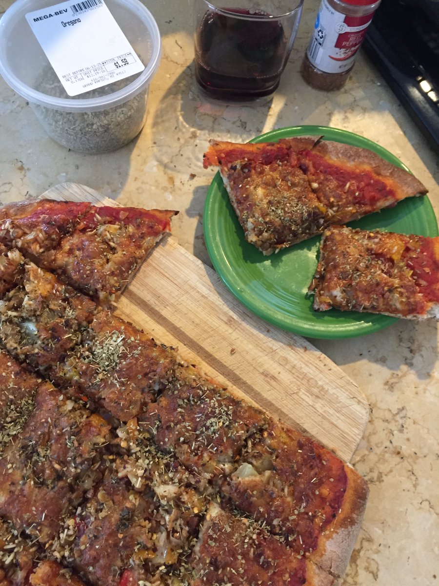 MyRecordPlayer's tweet image. Stay safe out there and enjoy some #PizzaWednesday if you can 👩‍🍳🍕🍷