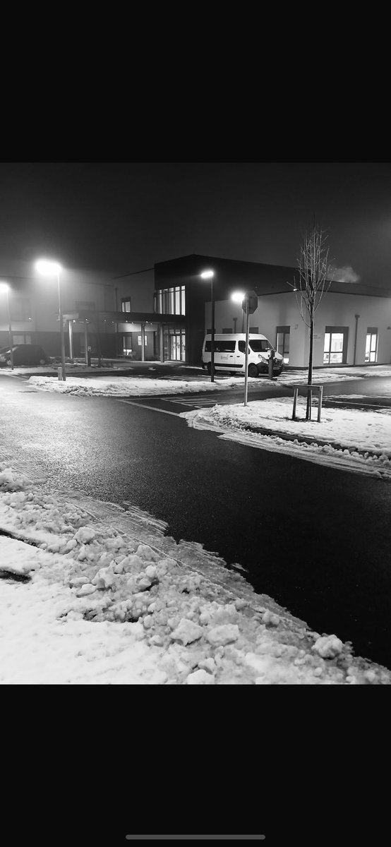 A very big thank you to all <a href="/TipperaryCoCo/">Tipperary County Council</a> who assisted us with the clearing of roads to Nenagh Rehab unit over the last number of days and gritting again this evening . We know how busy you all are . Thank you .
<a href="/PmTalevara1/">PM</a>
