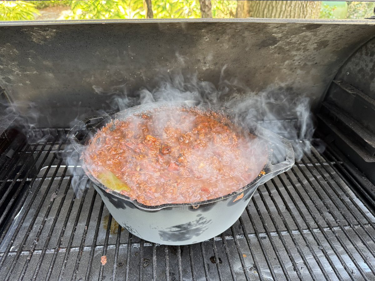 Gothalion tweet media