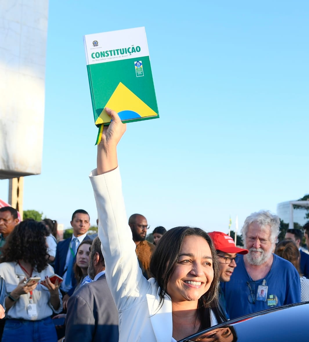 Seguimos firmes em defesa da democracia! Neste dia 8 de janeiro, reafirmamos nosso compromisso com os valores democráticos e com a luta contra qualquer ato que ameace as instituições e a vontade popular. Viva a democracia! 🇧🇷
