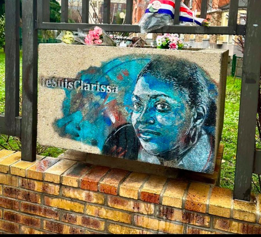 nosilence710's tweet photo. Nous honorons la mémoire de Clarissa Jean-Philippe, assassinée par le terroriste Coulibaly le 8 janvier 2015,  n’oublions jamais son courage, son engagement exemplaire pour nos libertés. #JesuisToujoursClarissa #JeSuisToujoursCharlie https://t.co/OdnGvWDkB3