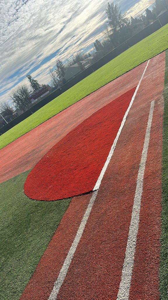 LoganHatley5's tweet image. New turf on the corners and in the boxes✅ #GoWolves