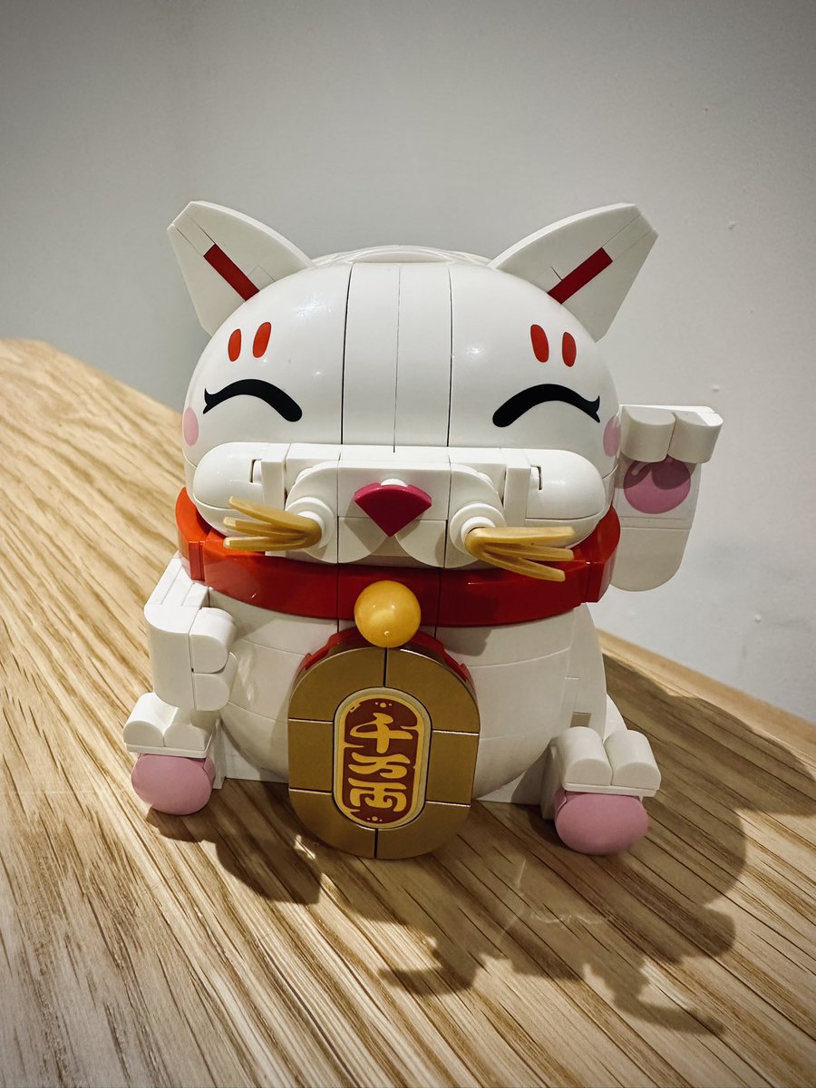 weevic18's tweet image. Hello! Lego Lucky Cat…wee Christmas pressie for myself #bricksnpieces #legofun #winternightsin❄️