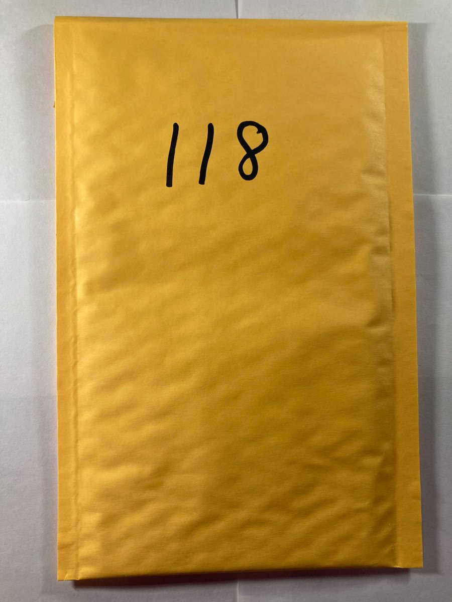 🎁Appreciation Day Giveaway🎁

Winner Announced Wednesday

Bubble Mailer includes 4 random rookie cards from the NFL, NBA or MLB

🔥Mystery Mailer #118

To enter
1. Follow
2. Retweet
3. Like