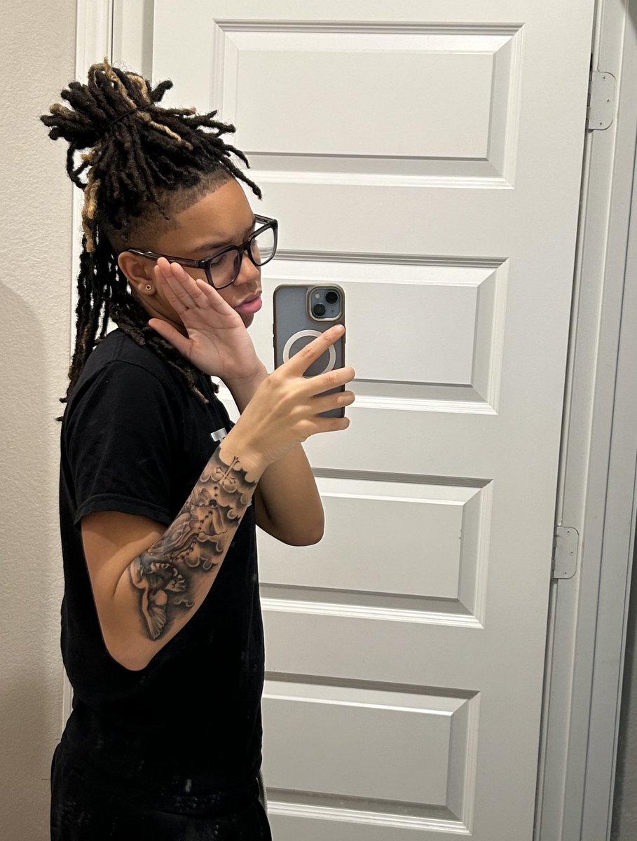 ripdaniphantom's tweet image. yall gotta stop sleeping on me fr 😴