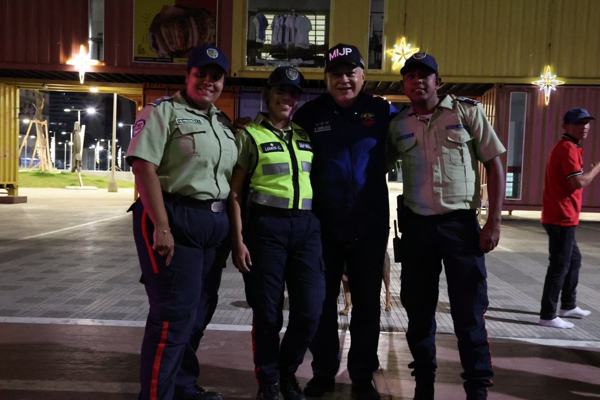 #8ENE || 📰 Vicepresidente Sectorial Diosdado Cabello supervisa despliegue popular militar-policial en Caracas.

mpprijp.gob.ve/?p=88718