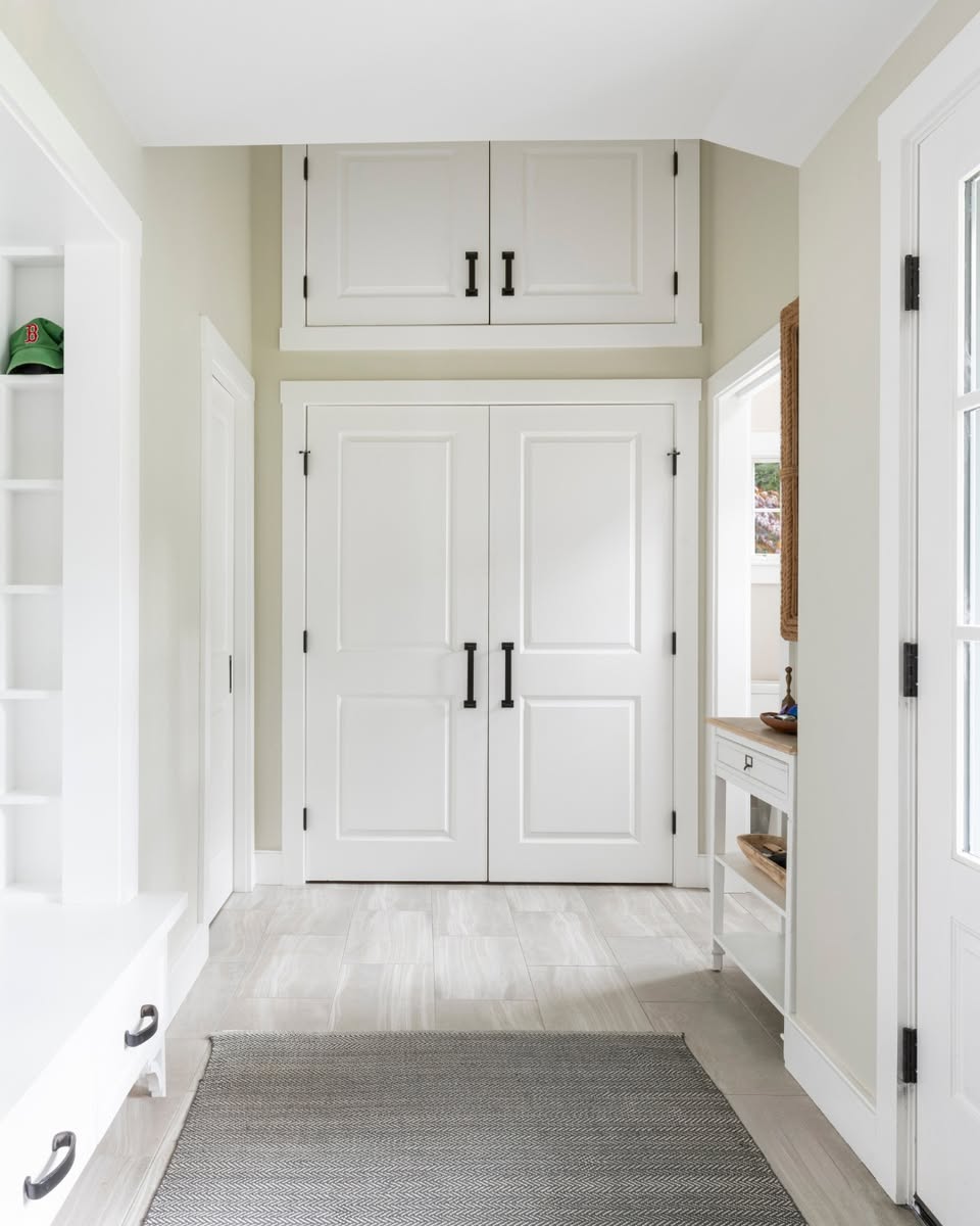 PhilbrookCC's tweet image. Every year, “get organized” is one of the top three New Year’s resolutions in the U.S., yet only 9% of people succeed in making lasting changes. Create a path to success with custom built-in storage.
#BuiltByPhilbrook #CapeCodBuilder #CapeCodHome #GetOrganized