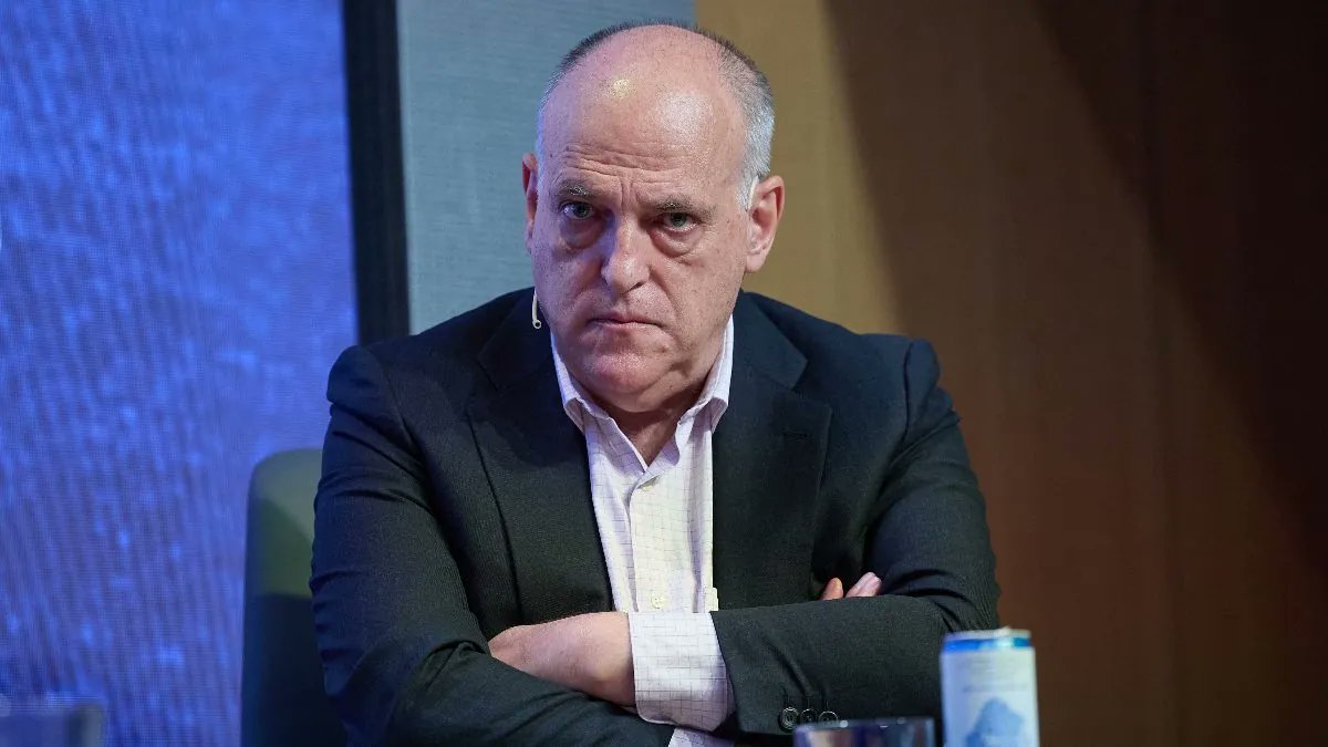 SrNaninho's tweet image. 🚨💣 #THEOBJECTIVE 🇪🇸

LaLiga echa más leña al &apos;caso Olmo&apos;: estudia recurrir la cautelar concedida al Barça.

El organismo presidido por Javier Tebas manifiesta «su absoluta disconformidad» con la resolución del CSD.

(@FcoSerrato)