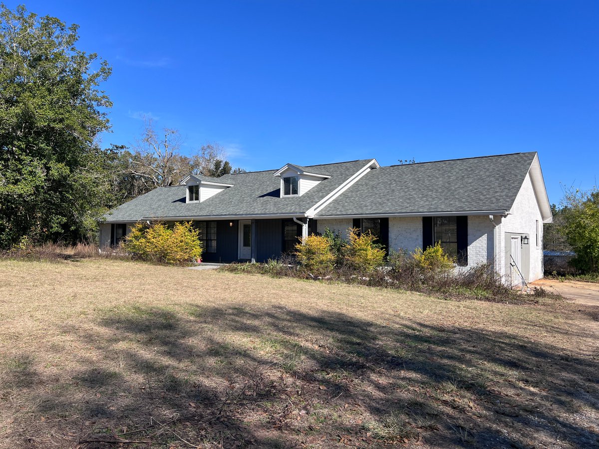 TakeFlightHB's tweet photo. Our next #flip is underway! Can’t wait to see this beauty restored. Stay tuned! 
#cantonment #webuyhouses #webuyhousesPensacola #PensacolaRealEstate #Pensacola #floridapanhandle #northwestflorida #floridaliving #nwfl #houseflipping #realestateinvesting #sellyourhousefast https://t.co/jkor3oxFVe