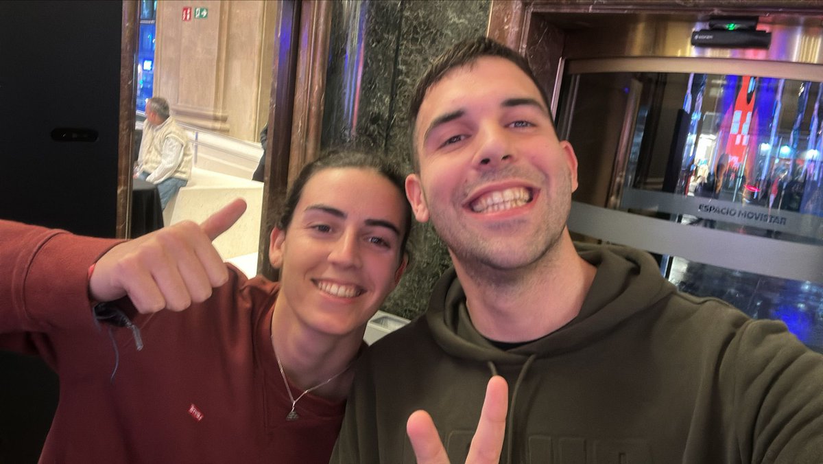 mi amigo <a href="/richibetis/">Richi</a> va primero en tu liga <a href="/FranFermoso/">Fran Fermoso</a>, eso quedó dicho

queremos ese balón de la copa del rey!!! 🤪🇮🇨

por cierto, ha estado muy guapo!🔝
<a href="/MovistarBasket/">Basket en Movistar Plus+</a>