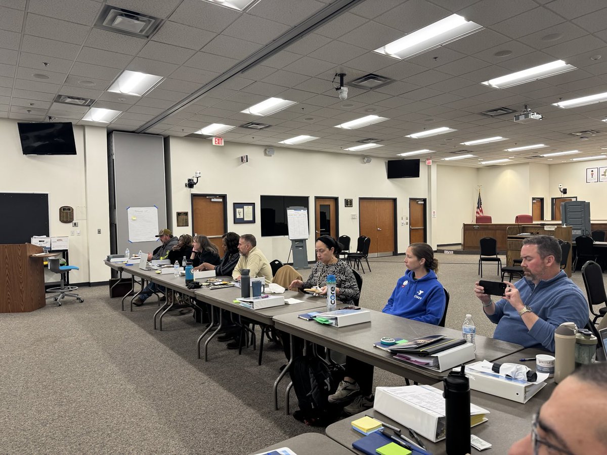 mitchemm13's tweet image. The future is bright in ⁦@SpotsySchools⁩. Three of our HS students on the new strategic planning committee presenting to the strategic planning team. #WeAreSpotsy