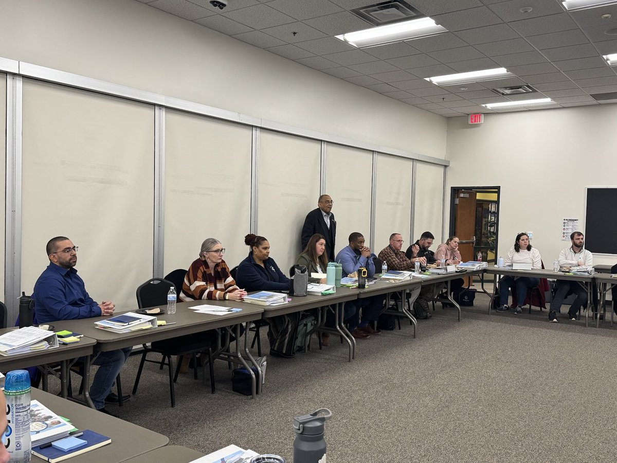 mitchemm13's tweet image. The future is bright in ⁦@SpotsySchools⁩. Three of our HS students on the new strategic planning committee presenting to the strategic planning team. #WeAreSpotsy